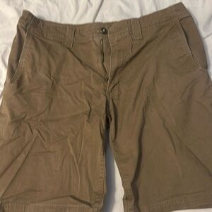 511 shorts size 33